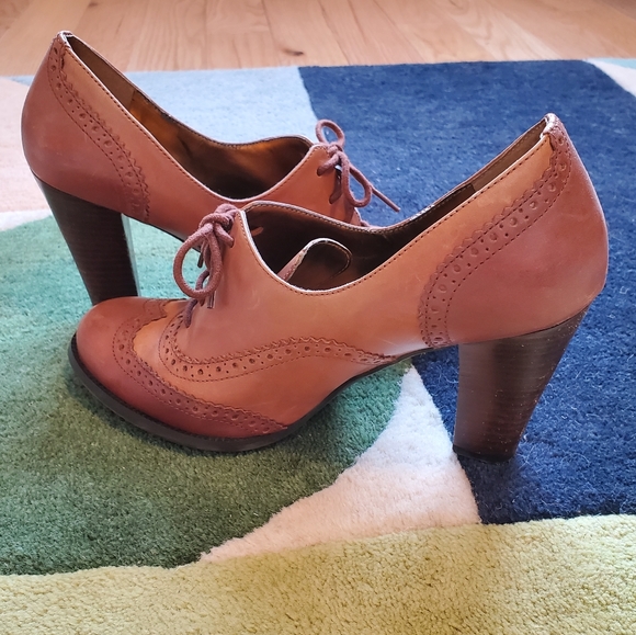 MARC FISHER Heeled Oxfords - Picture 4 of 7